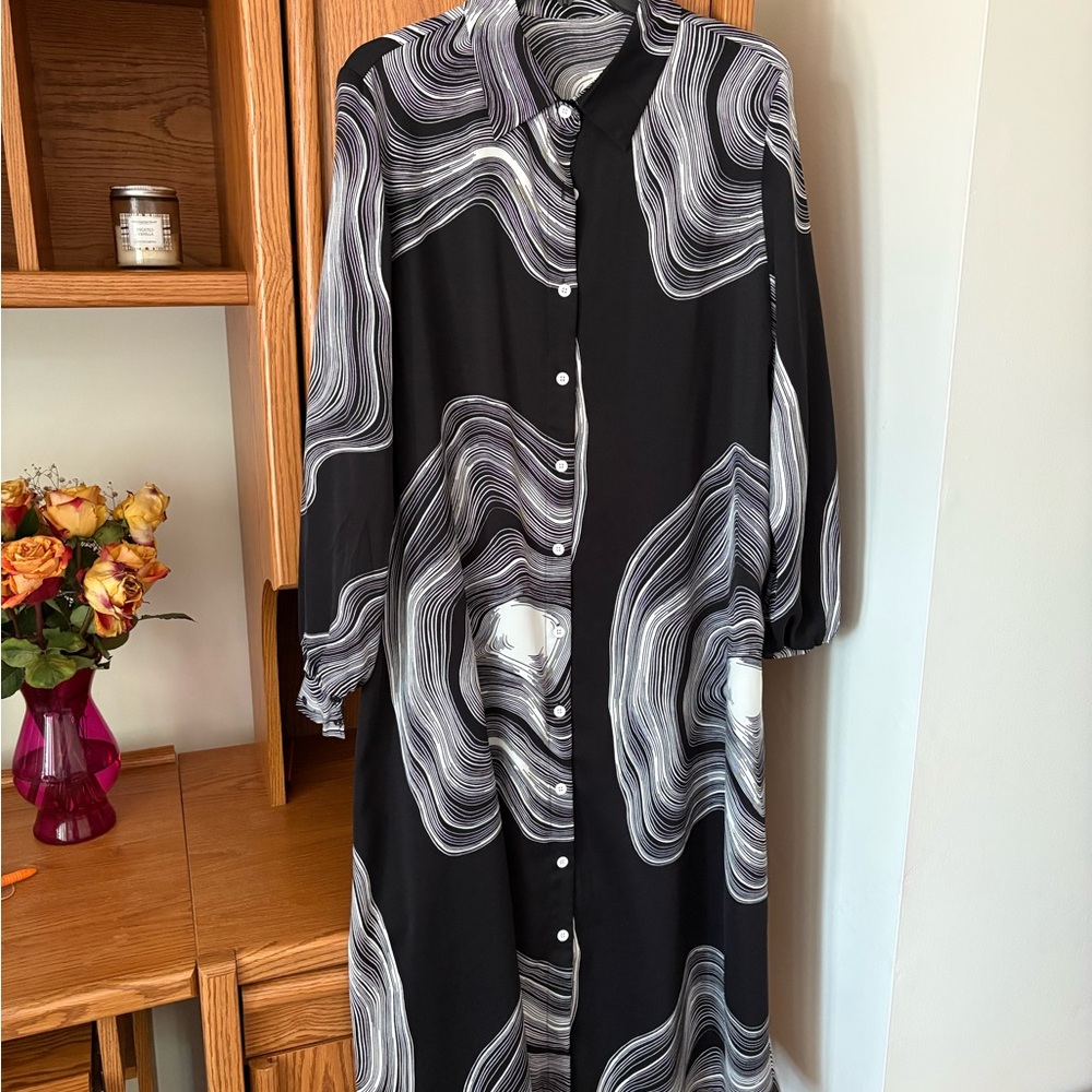 Elegant Black and White Swirl Dress
